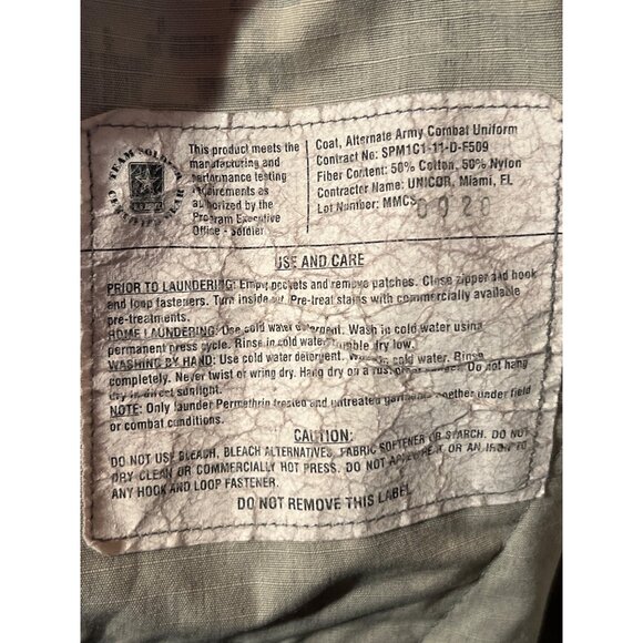 Military Digital Camo Jacket With Velcro Closures 39R - Picture 9 of 12